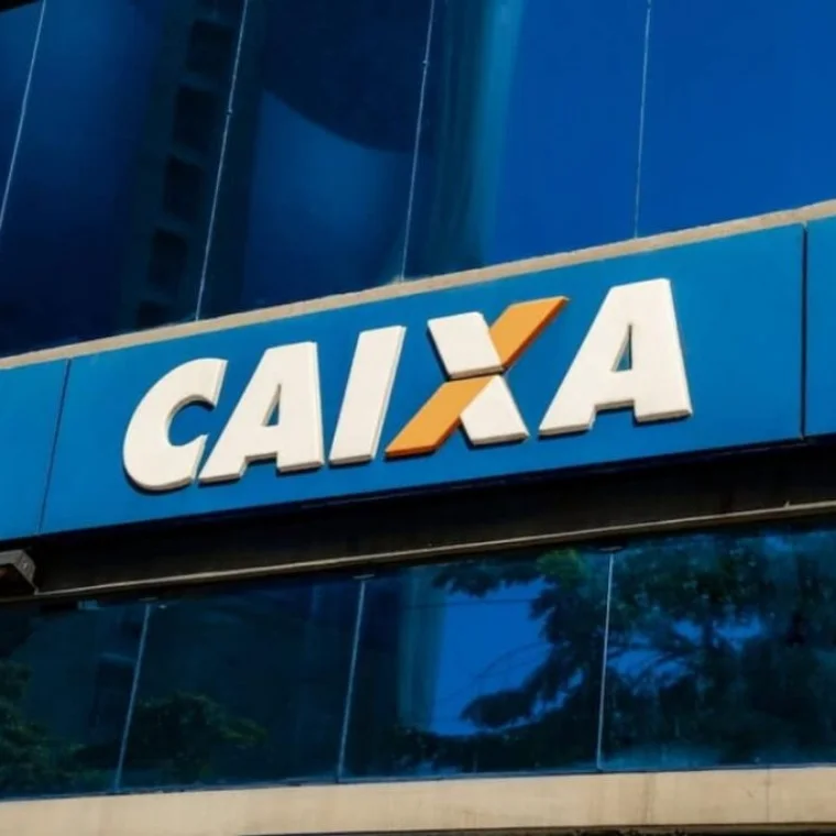Fachada de agência da Caixa Econômica Federal, parceira no financiamento de obras